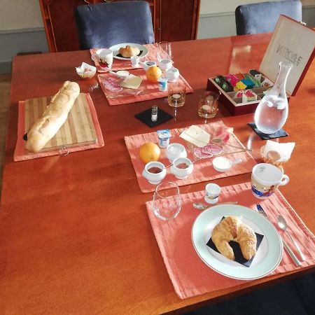 Authentieke Franse Kamer. Melay  エクステリア 写真